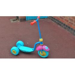 PEPPA PIG GIRLS THREE WHEEL PUSH SCOOTER - GOOD CONDITION