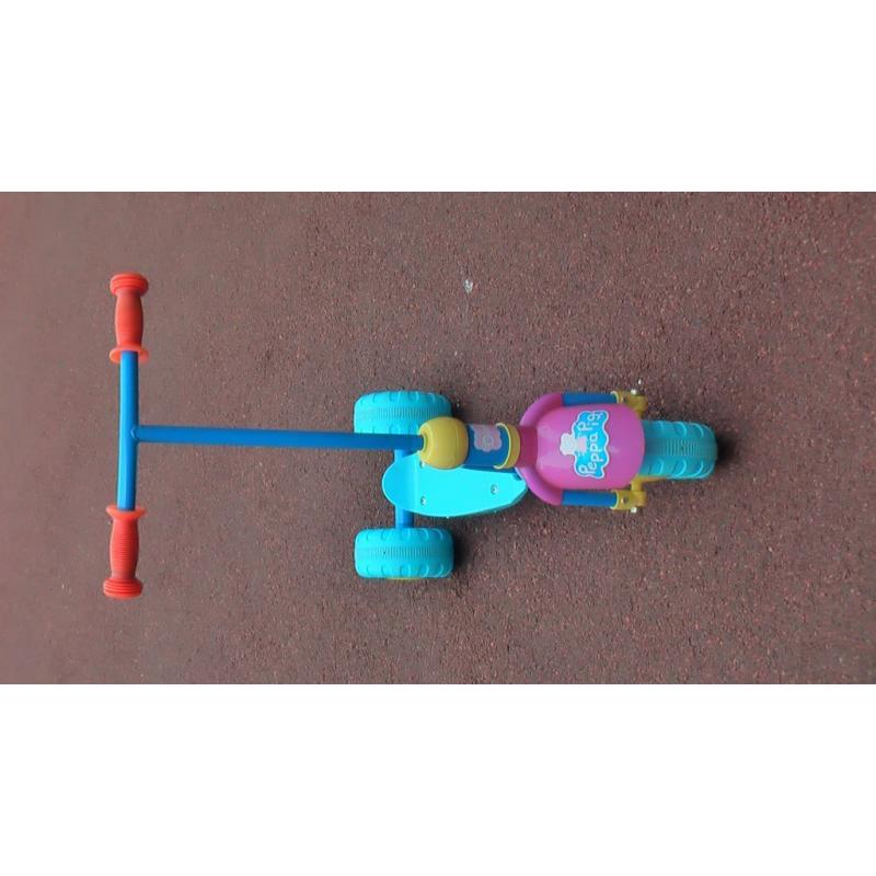 PEPPA PIG GIRLS THREE WHEEL PUSH SCOOTER - GOOD CONDITION