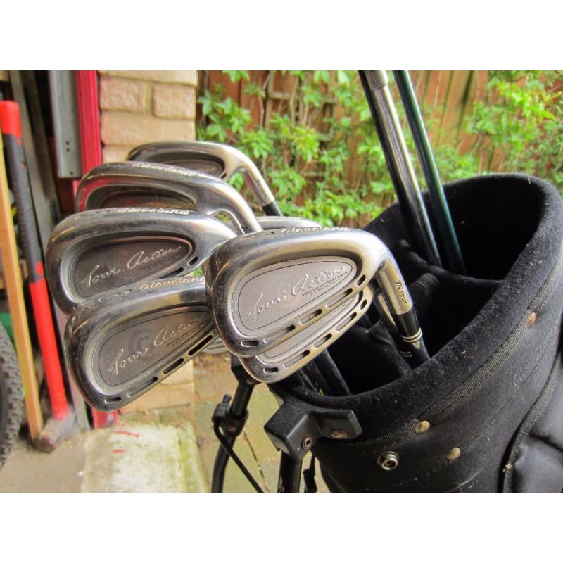 Cleveland golf clubs, bag, shoes, balls etc