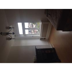 Lovely good size double room, in newly refurbished house, all bils included, WIFI, nice view