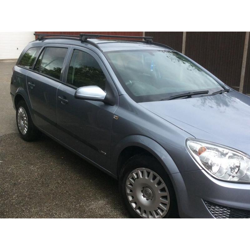 Vauxhall Estate, top condition with MOT and TAX
