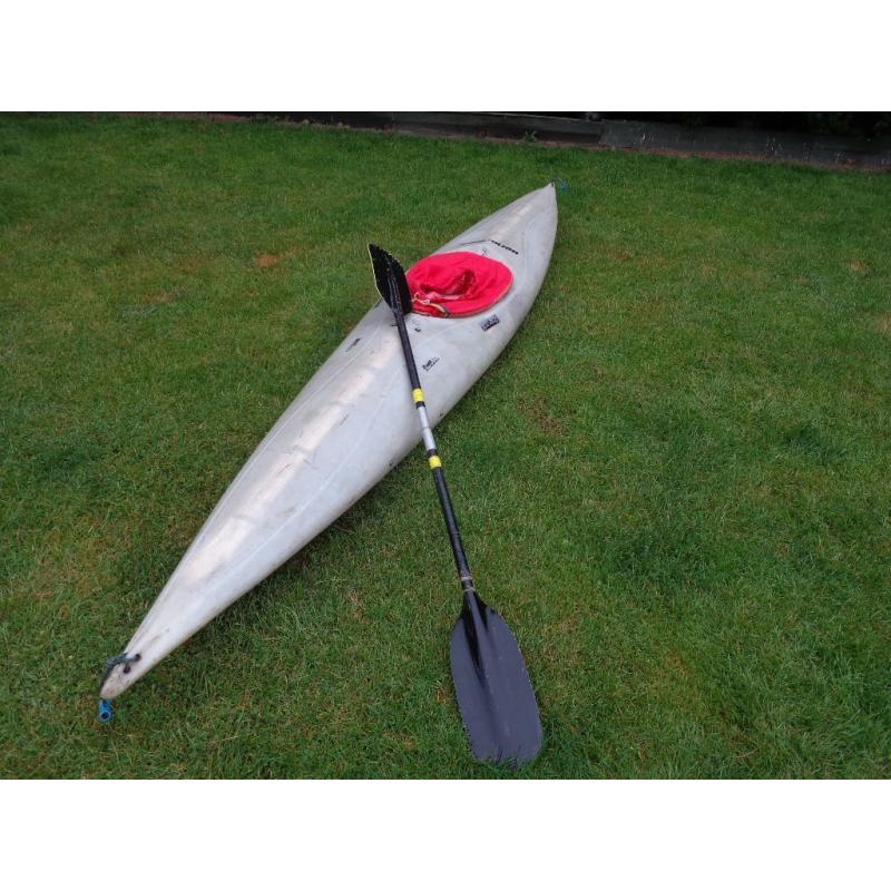 Canoe general purpose Perception plastic boat with paddle and spray-deck