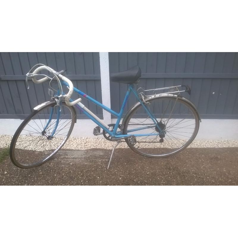LOVELY RETRO LADIES EMMELLE DIAMOND RACER BIKE