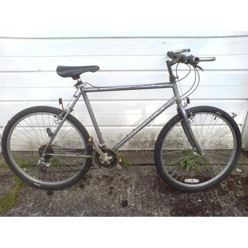 DIAMONDBACK MOUNTAIN BIKE