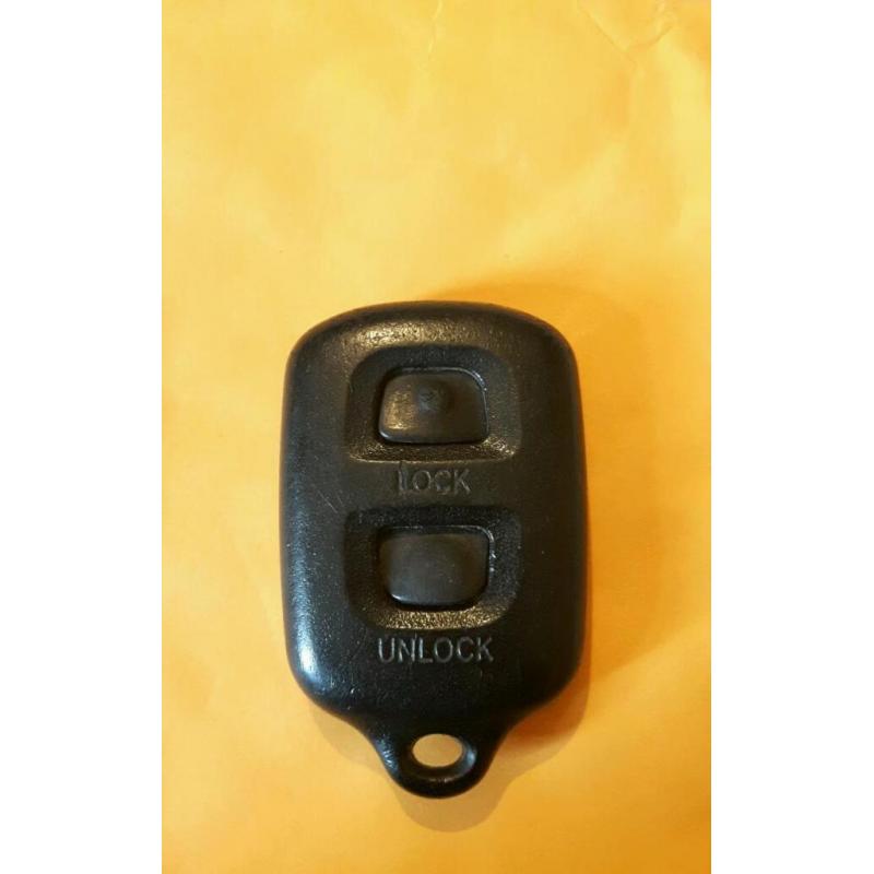 GENUINE TOYOTA AVENSIS YARIS PRIUS COROLLA VERSO BOTTON REMOTE KEY FOB