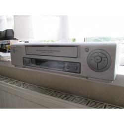 VCR (VIDEO) PLAYER