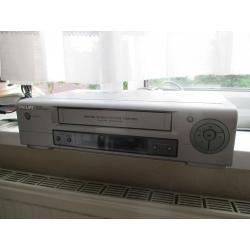 VCR (VIDEO) PLAYER