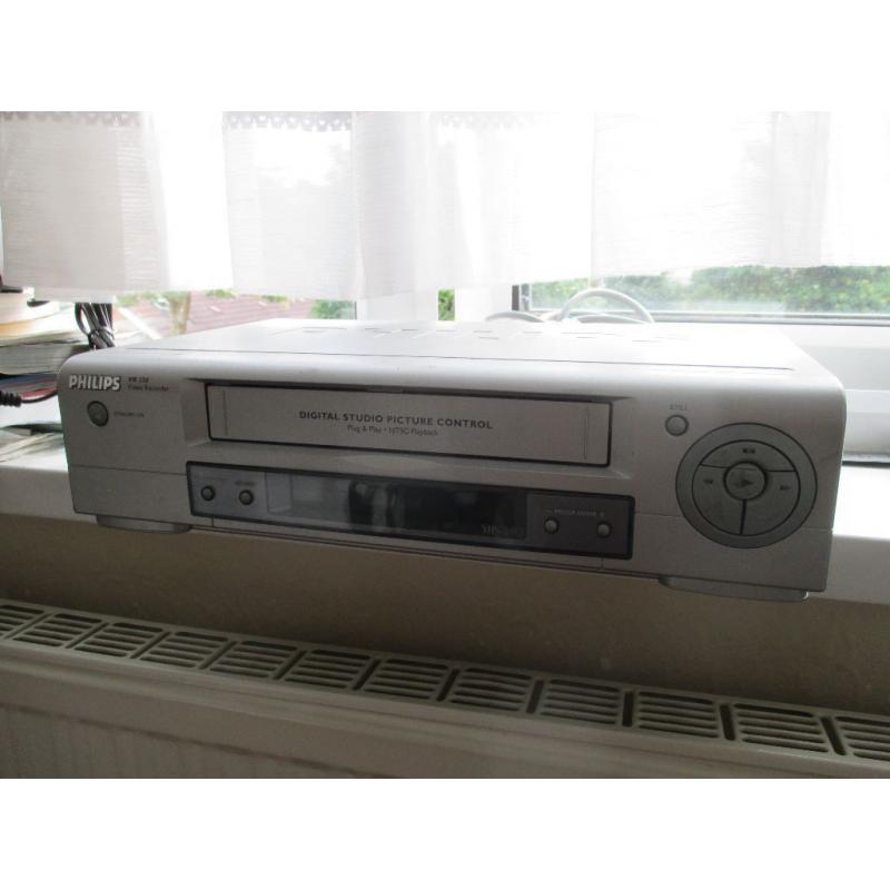 VCR (VIDEO) PLAYER
