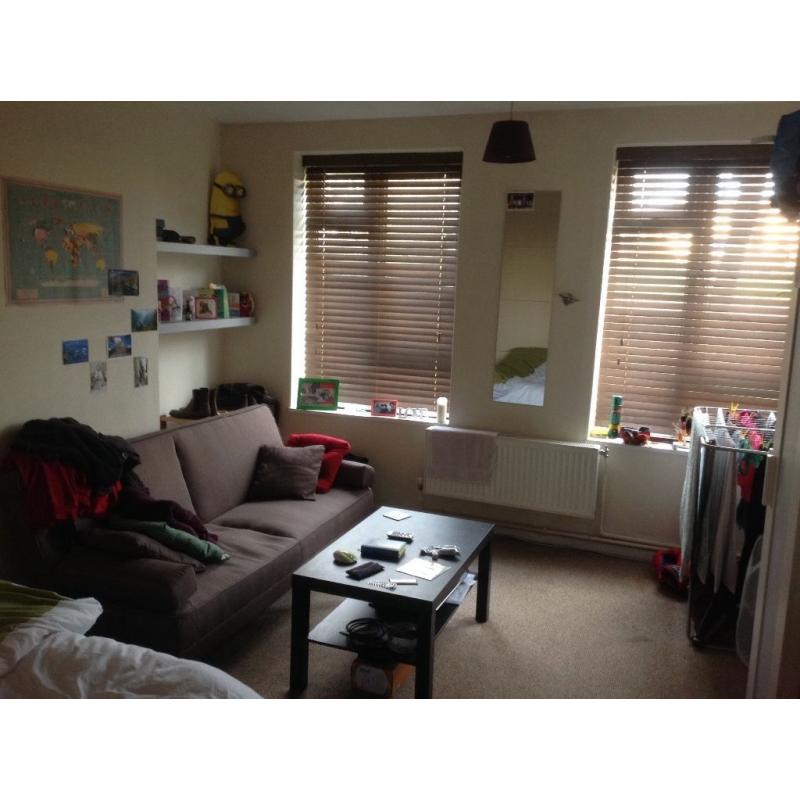 BIG DOUBLE ROOM,FULLY FURNISHED EAST FINCHLEY! (Zone 3)