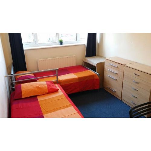 SHARED ROOM CLOSE TO TOWER BRIDGE