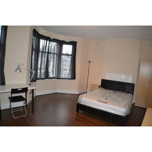 NEW FLAT! Double room for 1 person in VICTORIA PARK. 820 pm ( NO FEES!)