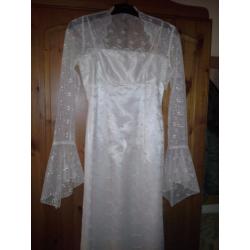 Beautiful Wedding Dress by Allders ~ size 10 petite