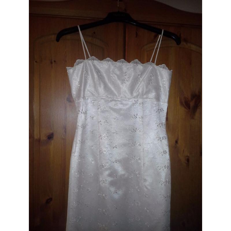 Beautiful Wedding Dress by Allders ~ size 10 petite