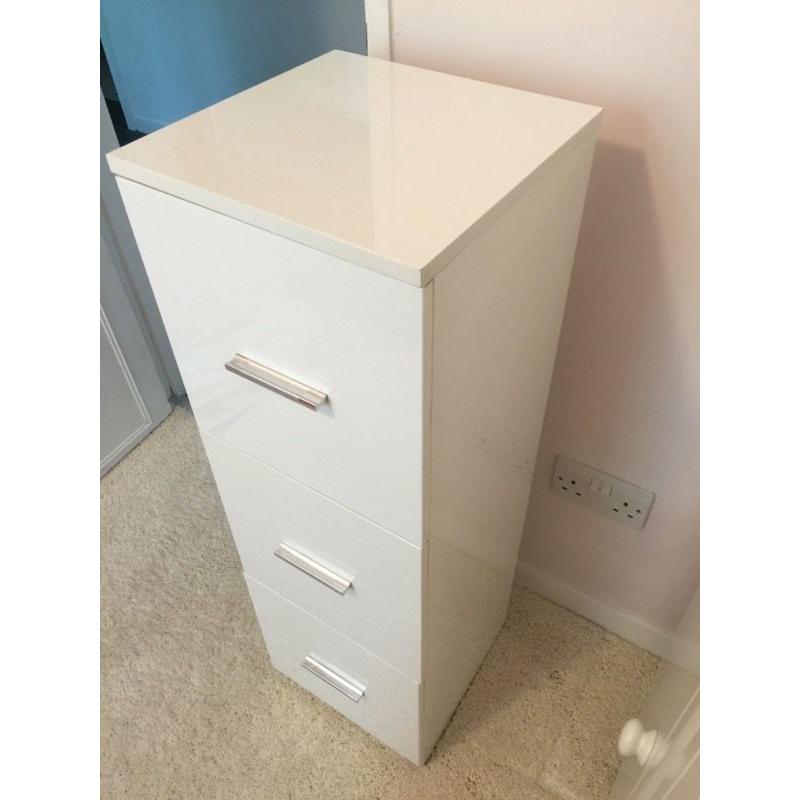 White gloss cabinet