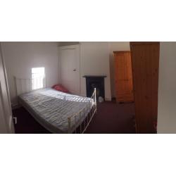 Large double bedroom