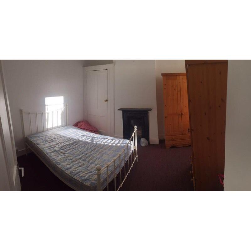 Large double bedroom