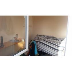 SINGLE BED ROOM AVAILABLE 240