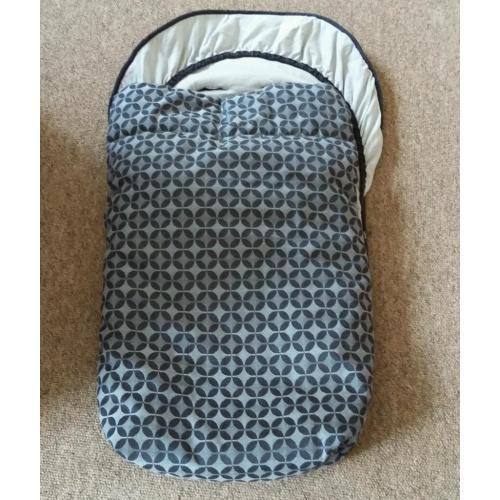 Mamas and papas navy cosy toes pushchair blanket