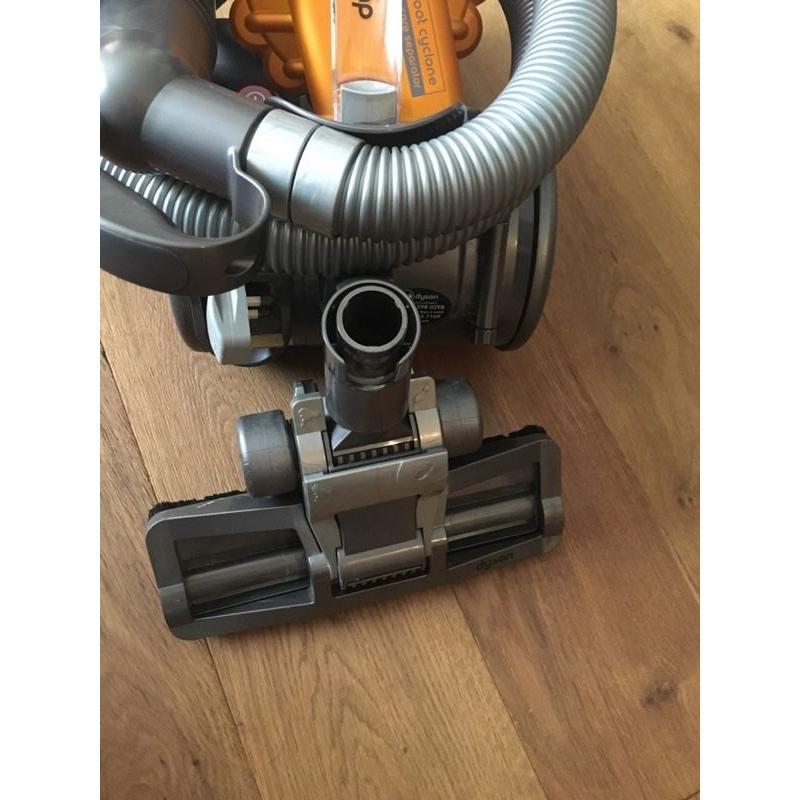 Dyson DC22