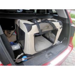 FOLDING FABRIC DOG CRATE/CARRIER DESIGNED FOR CAR TRAVEL