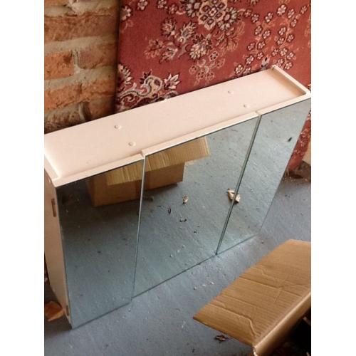 Bathroom cabinet