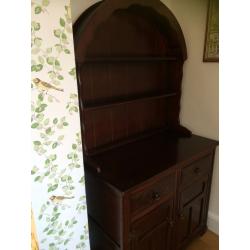 Dutch Dresser