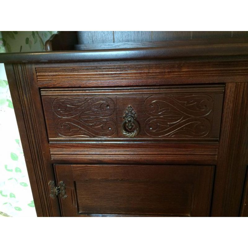 Dutch Dresser
