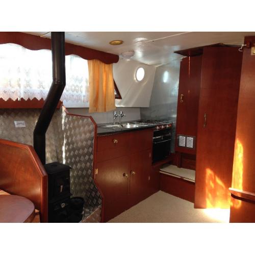 Seamaster 25, Cabin Cruiser, has Mooring Newly painted outside and new upholstry
