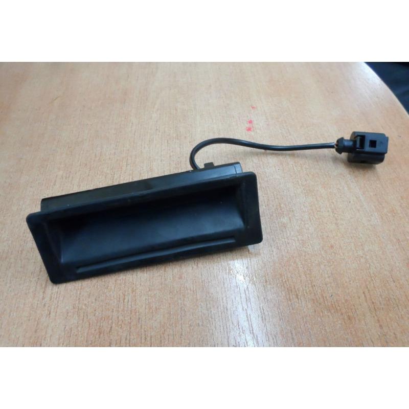 VW BORA 01-04 BOOTLID BOOT OPEN SWITCH HANDLE 1J0827566F