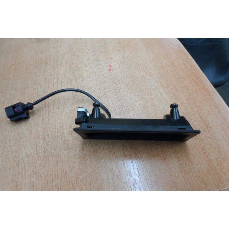 VW BORA 01-04 BOOTLID BOOT OPEN SWITCH HANDLE 1J0827566F