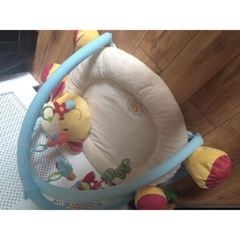 Blossom farm play mat