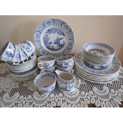 FURNIVALS LTD OLD CHELSEA 8 PLACE SETTING DINNER AND TEA SET
