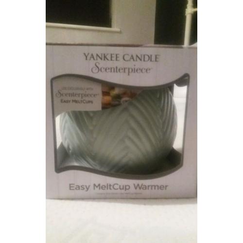 BNIB Yankee Candle Scenterpiece easy melt cup warmer