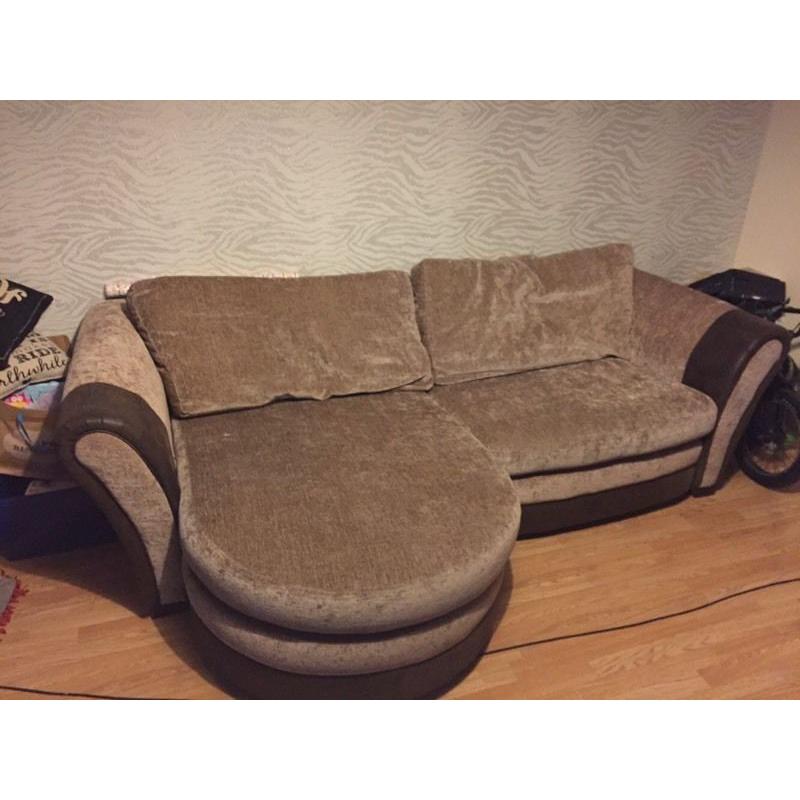 Sofa set need gone!!
