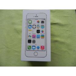 Iphone 5S EXCELLENT CONDITION And dr dre beats studio SPECIAL OFFER IF SOLD TODAY!!!!!