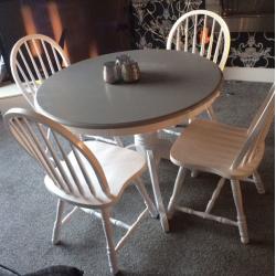 Beautiful shabby dining table and 4 chairs