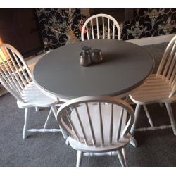 Beautiful shabby dining table and 4 chairs
