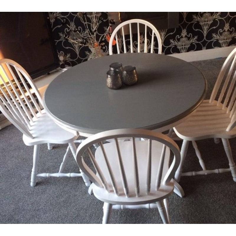 Beautiful shabby dining table and 4 chairs