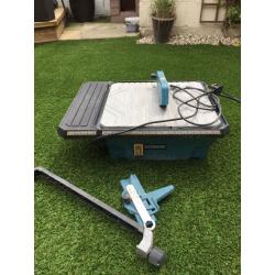 Electric tile cutter