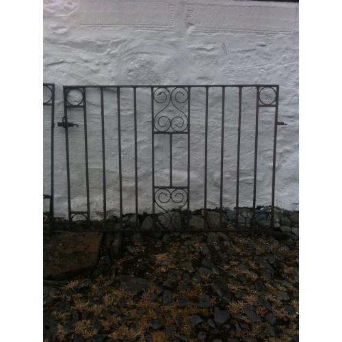 Wrought iron gates (8ft long)