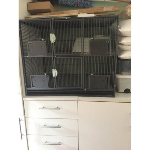 Double pet cage on castors