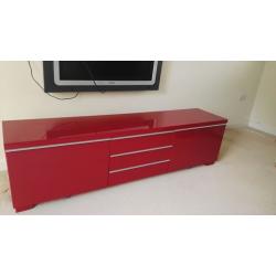 High gloss red media unit