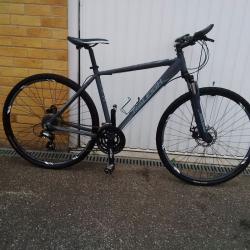 Raleigh Men's Misceo 2.0 Bike - Grey, 20-Inch Frame - Disc Brakes
