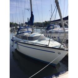 Beautiful sailing yacht ready to go! Sleeps 5