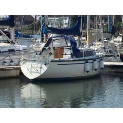Beautiful sailing yacht ready to go! Sleeps 5