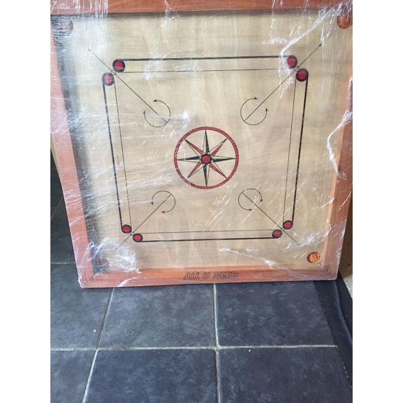 Carrom board