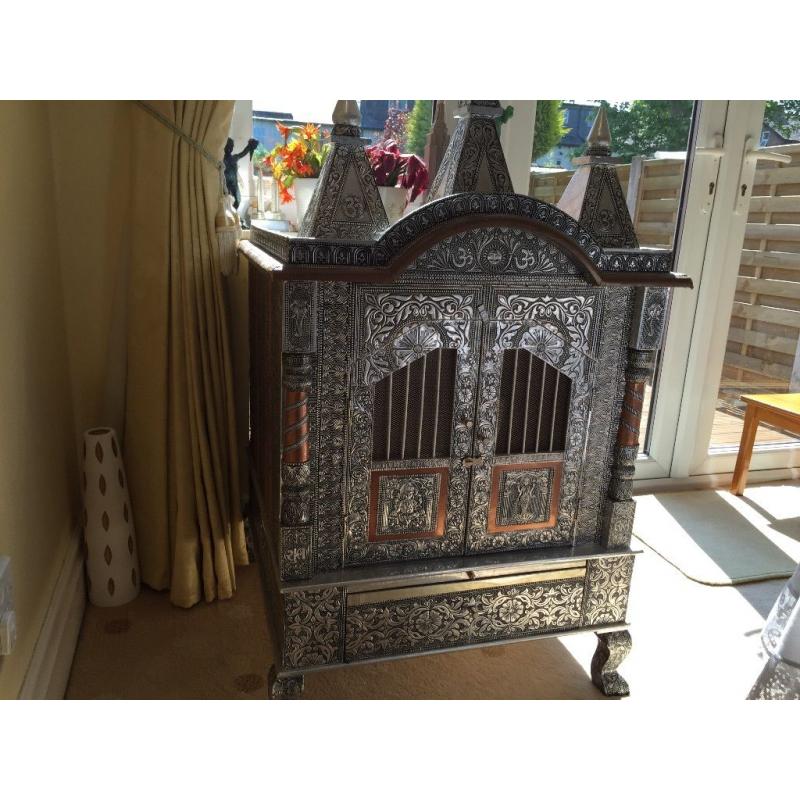 Hindu Temple (Pooja Mandir) - Excellent Condition