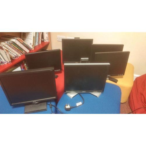 6 DELL MONITORS 15 & 17 inch