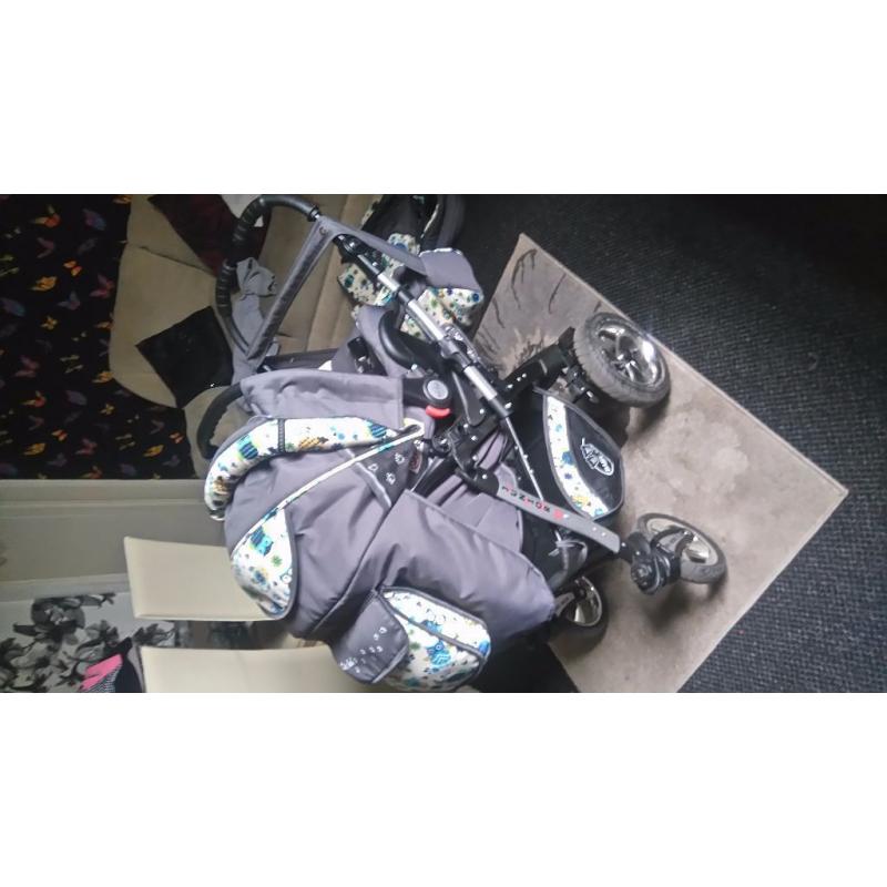 Pushchair suitable from birth