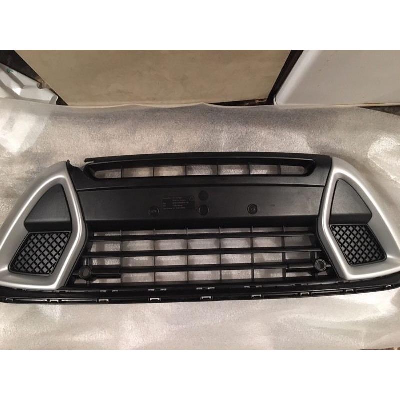 Damaged ford Kuga grill individual